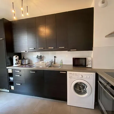 Climatise 4 Couchages Avec Terrasse Et Parking Securise A Antibes, Proche Port Et - Fr-1-252-180 Apartment