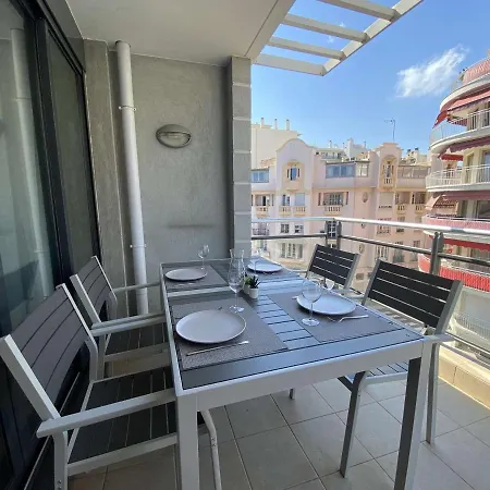 Antibes, 2 Pièces, 4 Personnes - Fr-1-252-180 *